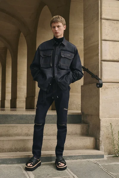 Look 16